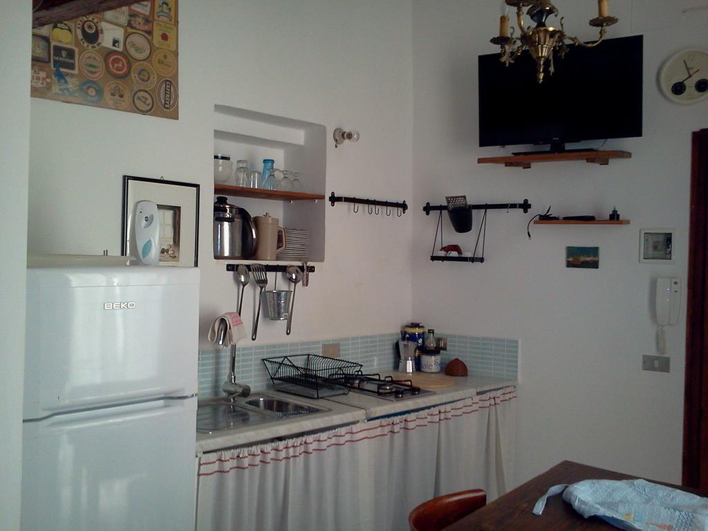Arco Sallustio Monopoli Zimmer foto